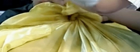 小伙整理母亲遗物发现龙袍